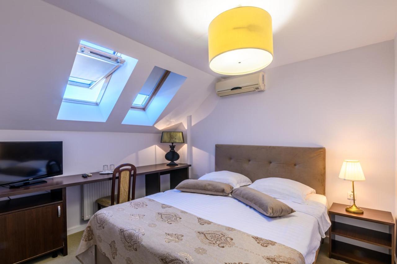 Vila Palace Caransebeş Zewnętrze zdjęcie