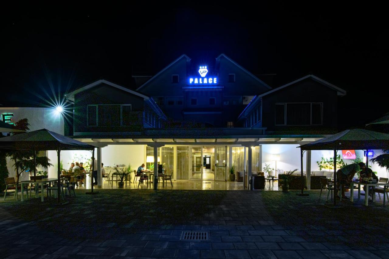 Vila Palace Caransebeş Zewnętrze zdjęcie