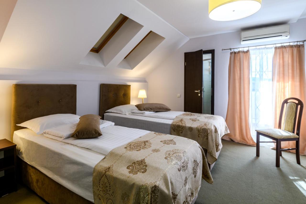 Vila Palace Caransebeş Zewnętrze zdjęcie