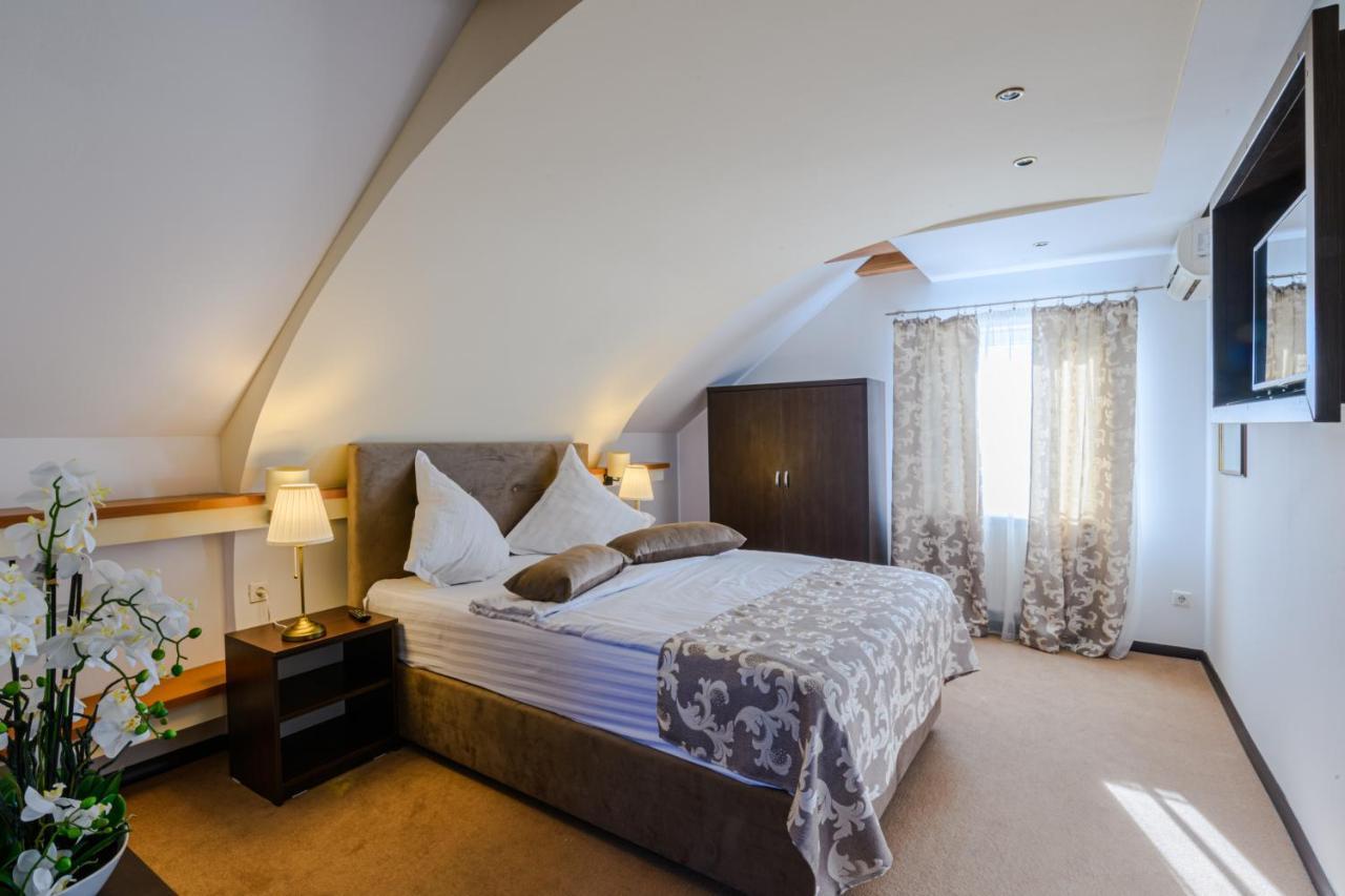 Vila Palace Caransebeş Zewnętrze zdjęcie